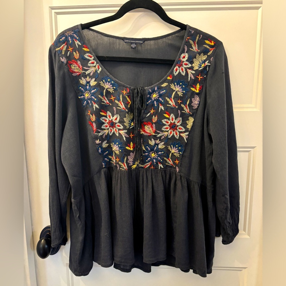 American Eagle embroidered peasant blouse